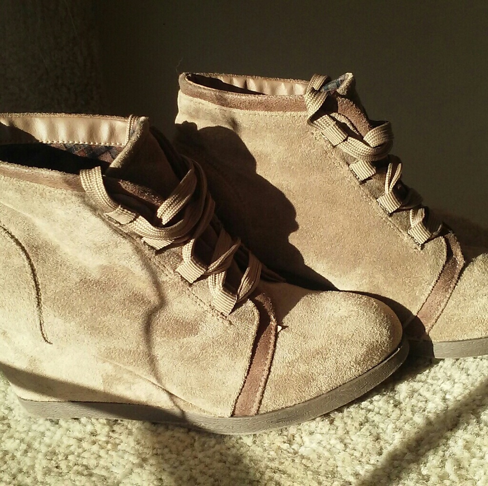 Gorgeous Light Brown Madden Girl Heels